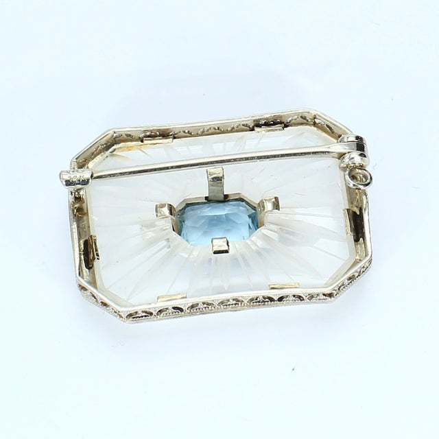 Traditional Mid 20th Century Aquamarine Brooch With Diamonds in 14k White Gold For Sale - Image 3 of 4
