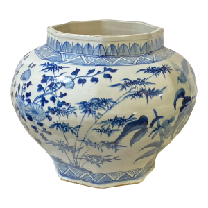 Vintage Ming Style Chinoiserie Blue and White Vase./Cachepot 11" H