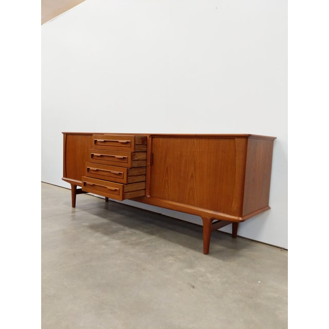 Vintage Danish Modern Teak Credenza by Bordum & Nielsen For Sale - Image 4 of 10