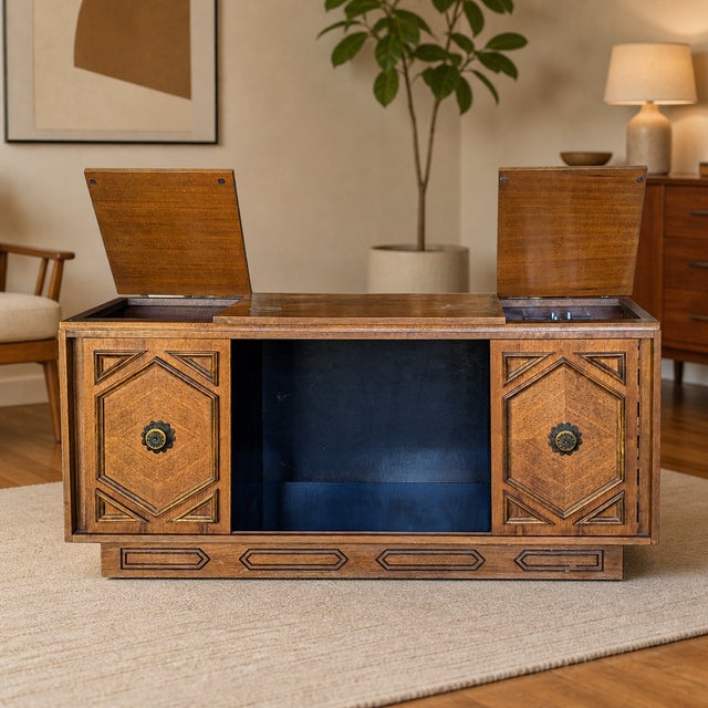 This vintage 1970s Morse stereo console combines home audio and furniture in an especially decorative Mediterranean-style...