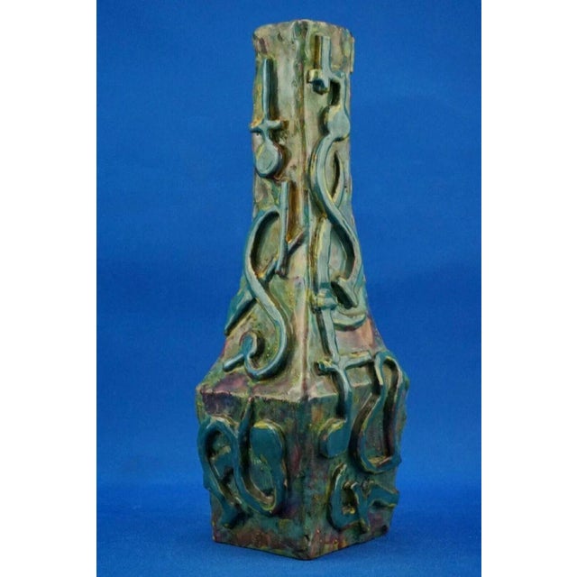 Measurements: height: 26.5 cm; width: 10 cm; depth: 9 cm; weight: 0.847 kg item : a superb and rare sculptural art vase in...