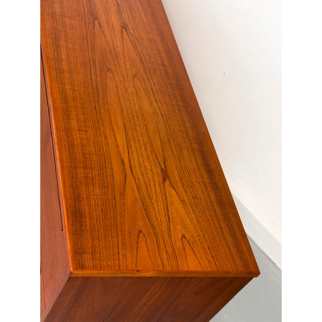 Large Teak Chest of Drawers from Tørring / HJN Møbelfabrik, 1960s For Sale - Image 18 of 18