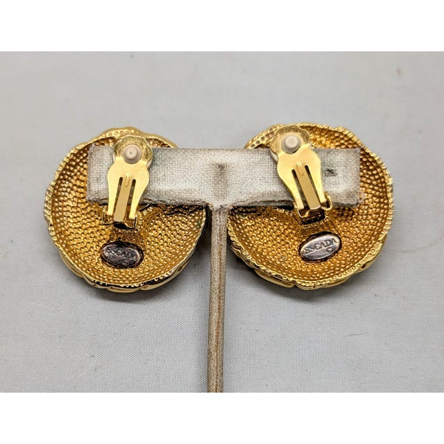 Vintage 1980s Signed Escada Round Goldtone Faux-Onyx Cabochon Clip Earrings-2 Pieces For Sale In Philadelphia - Image 6 of 7