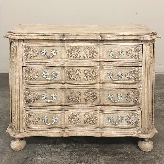 Antique French Louis XIV Commode ~ Chest of Drawers in Stripped Oak For Sale In Baton Rouge - Image 6 of 14