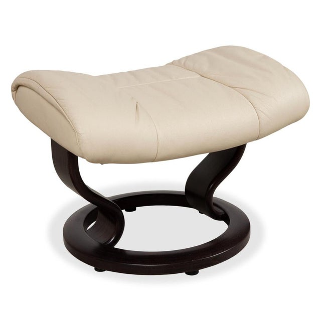 Animal Skin Set of Mayfair Leather Chair with Ottoman from Stressless For Sale - Image 7 of 18