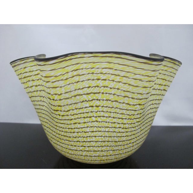 Ulrica Hydman-Vallien Kosta Boda Sweden Carmen Large Yellow Art Glass Handkerchief Ruffle Bowl Signed For Sale - Image 4 of 12