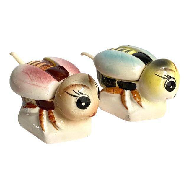Vintage 1950s Anthropomorphic Bee Bug Salt & Pepper Cellars Spice Condiment Servers a Pair For Sale