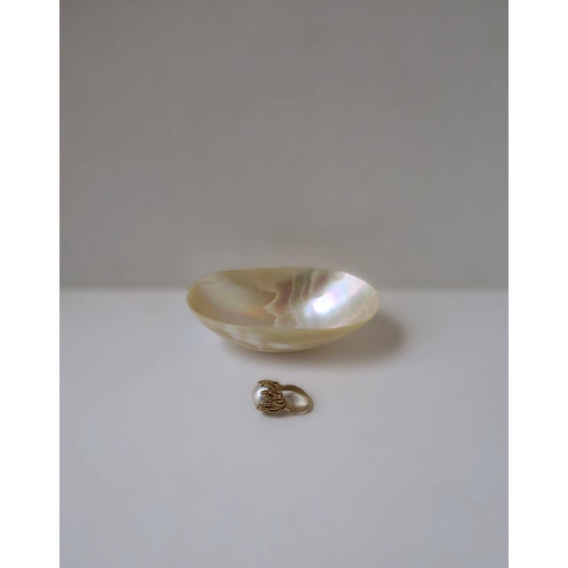 Mother of Pearl Dish Bowl Caviar For Sale In New York - Image 6 of 9