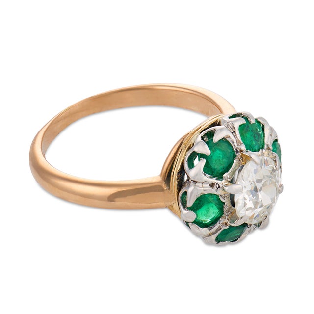 1910s 1910s Edwardian Diamond Emerald 18k Yellow Gold Cluster Ring, Size 4.5 For Sale - Image 5 of 5