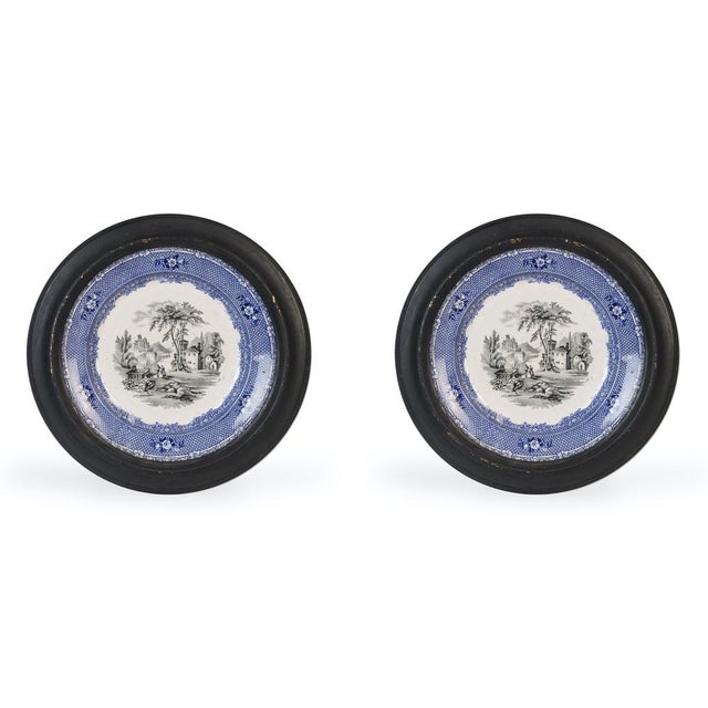 Ancient pottery plates is an elegant plates set realized during the 19th century by Primavesi & Sons - Cardiff - Swansea &...