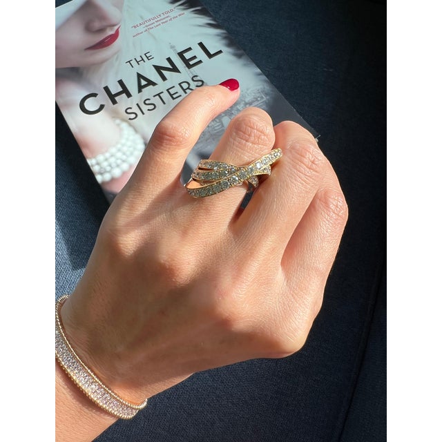 Diamond Channel Geometric Wave Curve Statement Unique 18 Karat Yellow Gold Ring, Size 6 For Sale - Image 16 of 18