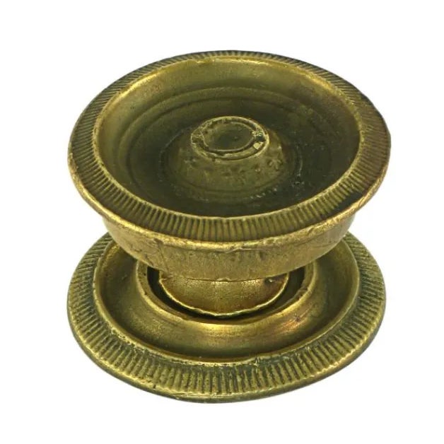 Metal Early 21st Century Sheraton Brass Knobs With Backplate in Antique Brass - 20 Available For Sale - Image 7 of 7