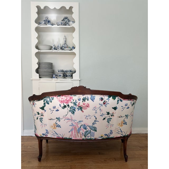 Vintage Settee Upholstered in Lee Jofa Floral Bouquet For Sale - Image 4 of 12