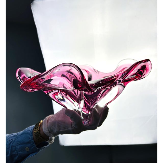 Large Pink Art Glass Bowl by Josef Hospodka for Chřibská, Czechoslovakia, 1960s For Sale - Image 4 of 7