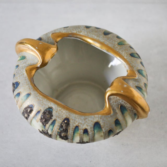 Gemstone RStK Amphora Bowl, c.1900, Hand-Painted Floral & Gilt, 10.25-Inch For Sale - Image 7 of 15