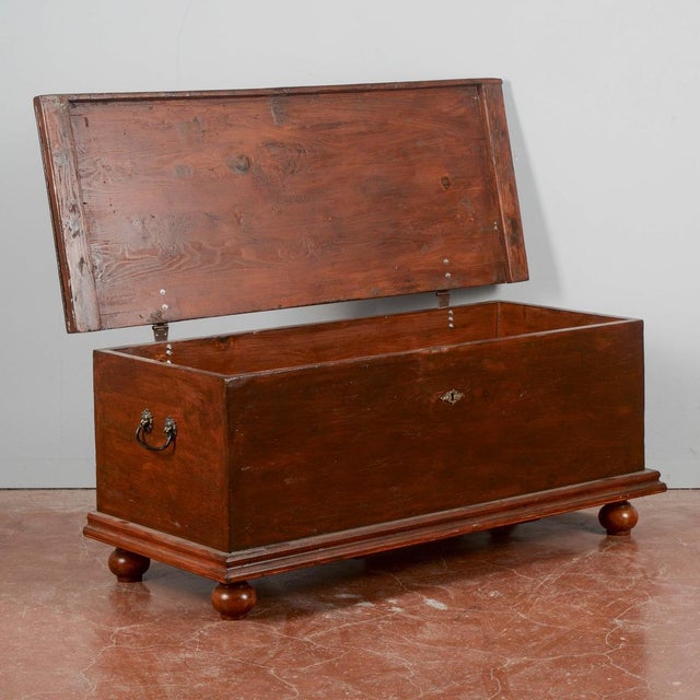Small Chest with Onion-Shaped Feet, 20th Century For Sale - Image 14 of 18