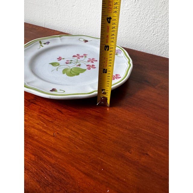 Set of 4 Longchamp France Hand-Painted Floral Dessert Plates, French Faience, Peint À La Main For Sale - Image 11 of 11