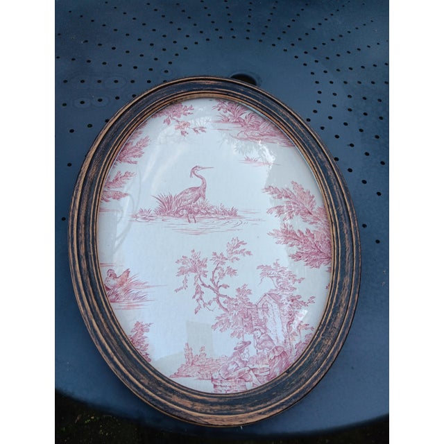 Large Format Domed Glass Medallion Frame with Jouy Decoration, 1930s, in Very Good conditions. Designed 1920 to 1949