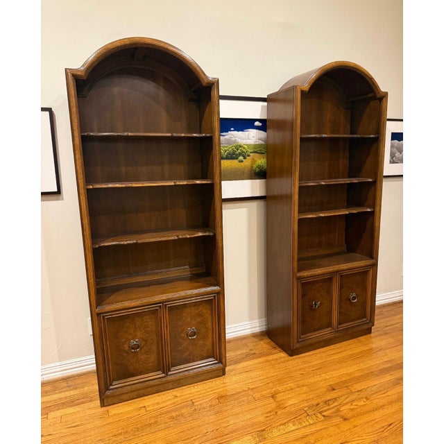 Traditional Late 20th Century Set of 2 Mahogany Bookcases For Sale - Image 3 of 3