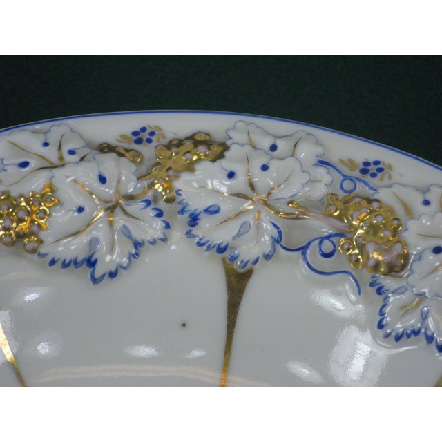Mid 19th Century KPM Porcelain Neoclassical Bow & Arrow, Grapes & Leaves Bowl, Hand Painted Gold & Blue Accented For Sale - Image 4 of 14