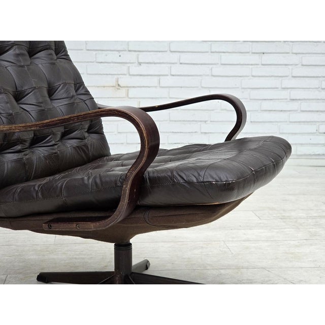 Mid-Century Modern Scandinavian Swivel Armchair in Patchwork Leather, 1970s For Sale - Image 3 of 18