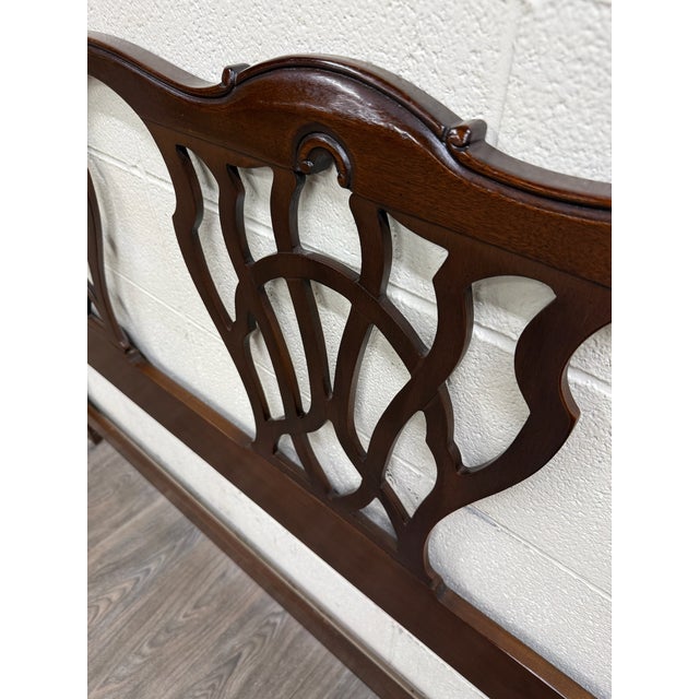 Late 20th Century Vintage Queen Size Drexel Heritage 18th Century Classics Headboard For Sale - Image 5 of 11
