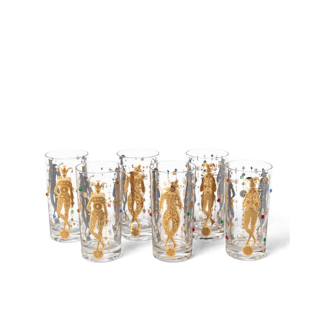 Elevate your table or bar with the vintage allure of our Culver Mardi Gras Glasses, featuring a striking 24k gold jester...