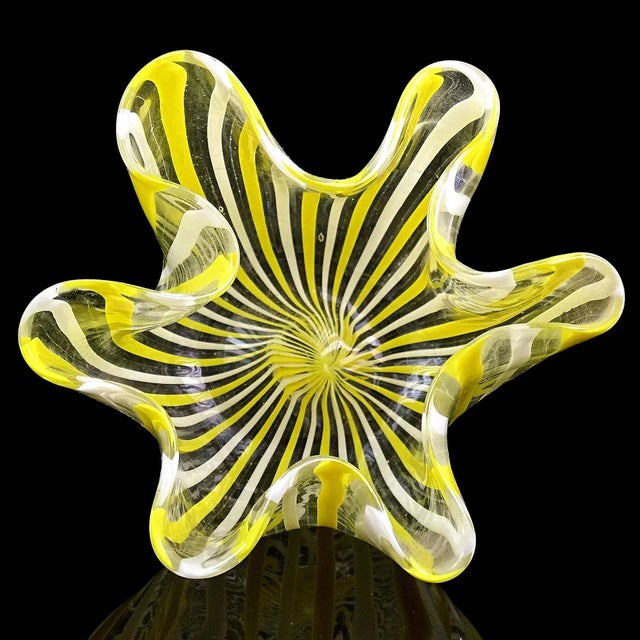 Vintage Murano Venini Bianconi Yellow White Filigrana Ribbons Italian Art Glass Decorative Fazzoletto Vase For Sale In Orlando - Image 6 of 6