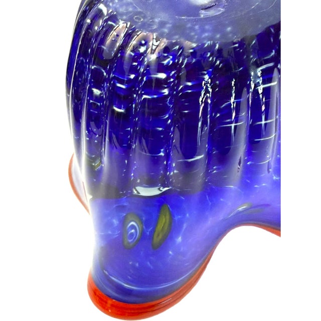 Charming Hand-Blown Small Ruffled Blue Handkerchief Vase With Red Rim in the Style of Dave Chihuly For Sale - Image 13 of 14