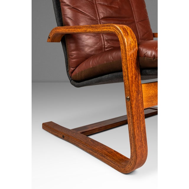 Mid-Century Scandinavian Modern Bentwood Lounge Chair in the Manner of Ingmar Relling, Scandinavia, C. 1980s For Sale - Image 14 of 18