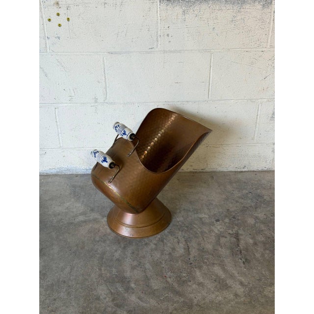 Mid-Century Modern Hammered Copper Firewood Holder With Ceramic Handles Vintage Mid-Century Modern 1960s For Sale - Image 3 of 11