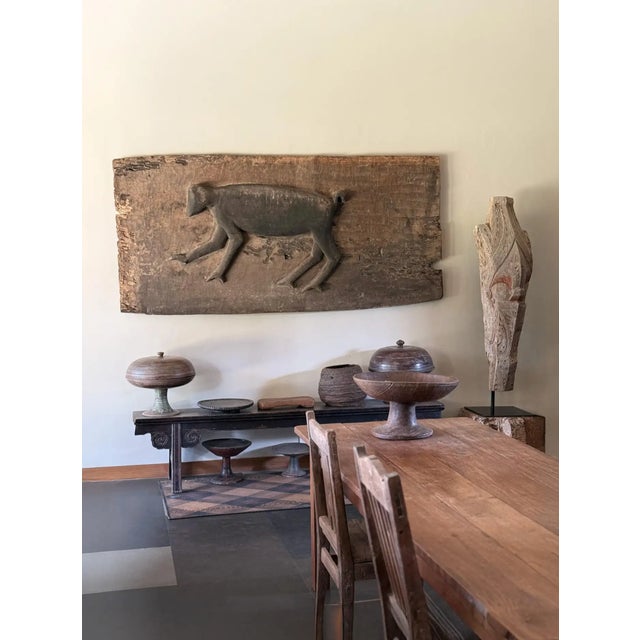 Tribal Striking Mentawai Tribal Door Panel Bilou Gibbon Carving C. 1900 For Sale - Image 3 of 11