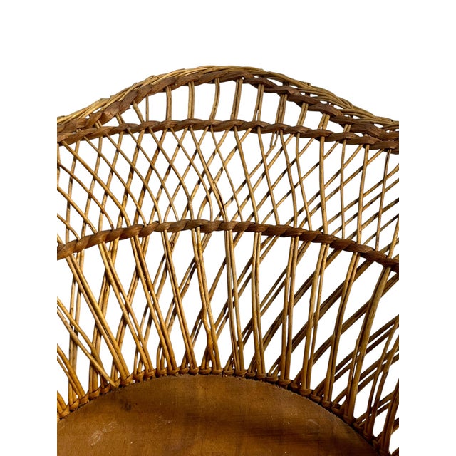 Early 20th Century Vintage French Handwoven Star Shape Rattan Basket With Handle – Folk Art Decorative Bowl For Sale - Image 5 of 11