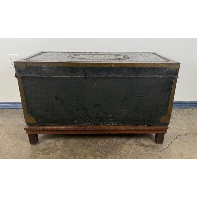 19th Century Hand-Painted American Immigrant Trunk For Sale In Los Angeles - Image 6 of 17