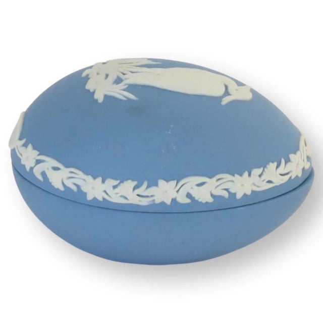 Mid 20th Century 1970s Wedgwood Jasperware Egg W/ Bird For Sale - Image 5 of 6