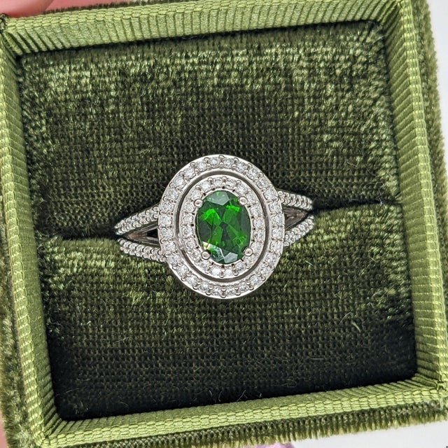 Metal Stunning Chrome Diopside Ring With Earth Mined Diamonds: Solid 14k Gold 7x5mm, Size 6.75 For Sale - Image 7 of 13