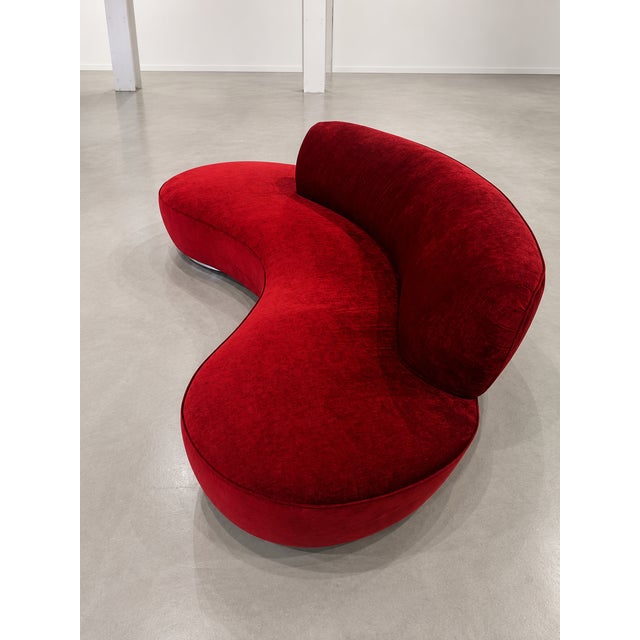 Striking sculptural Serpentine / Cloud sofa (design attributed to) renowned American designer Vladimir Kagan and produced...