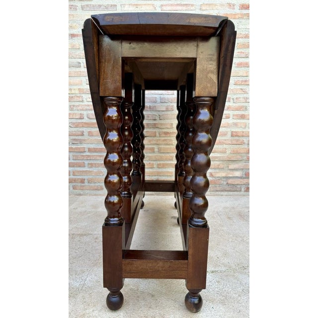 Wood French Round Dining Table with Wings, 1900 For Sale - Image 7 of 12