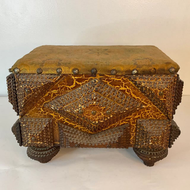 Early 20th Century Folk Art Americana Tramp Art Star Design Ottoman Footstool. For Sale - Image 11 of 12