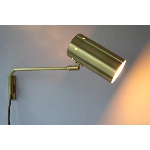Mid-Century Minimalist Brass Wall Lamp, 1960s-1970s For Sale - Image 4 of 9