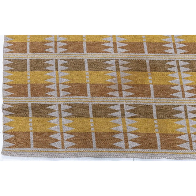 Mid-Century Modern Doris Leslie Blau Vintage Scandinavian Geometric Flatweave Wool Rug In Warm Tan For Sale - Image 3 of 8