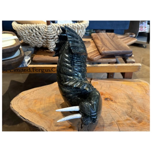 1960s Soapstone Dancing Walrus by Peter Parr 10.5 Inches – Cape Dorset, Nu For Sale - Image 4 of 8