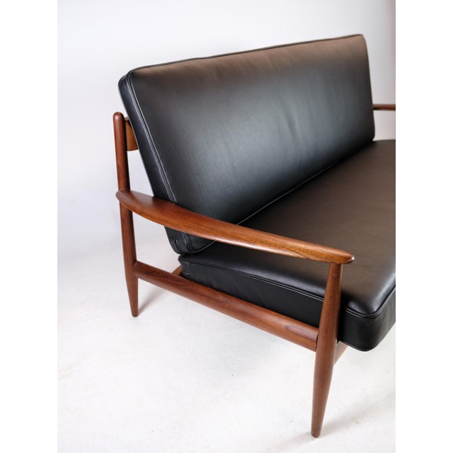 Model 118 2-Seater Sofa attributed to Grete Jalk, 1960 For Sale - Image 15 of 18