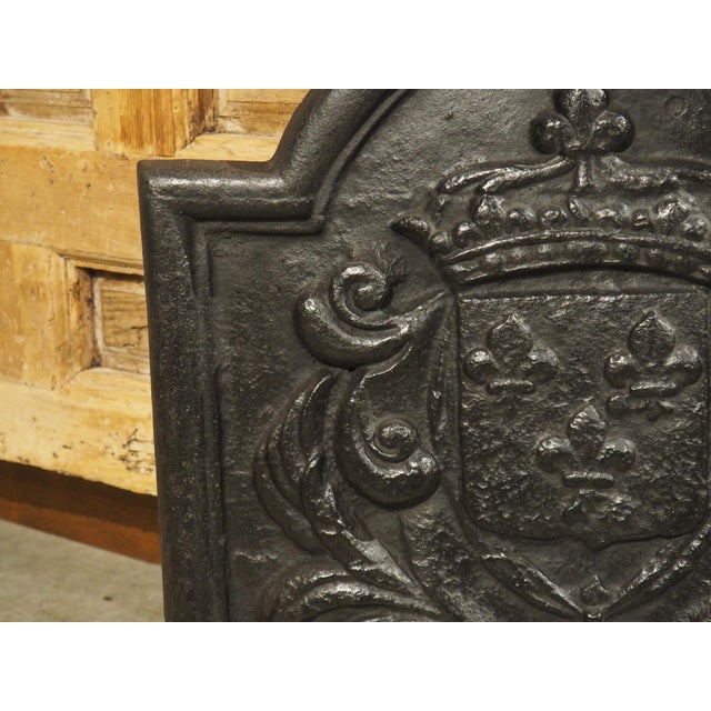 French Small 19th Century French Royal Coat of Arms Cast Iron Fireback For Sale - Image 3 of 16