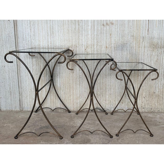 Baroque Mid 20th Century Midcentury Scrolling Iron Patio Nesting Side Tables with Glass Tops, Set of 3 For Sale - Image 3 of 18
