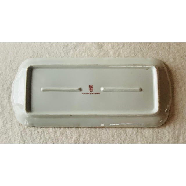 White 1960s French Hand-Painted Porcelain Tray With Exotic Birds and Gilt Trim - SFP Foëcy For Sale - Image 8 of 18