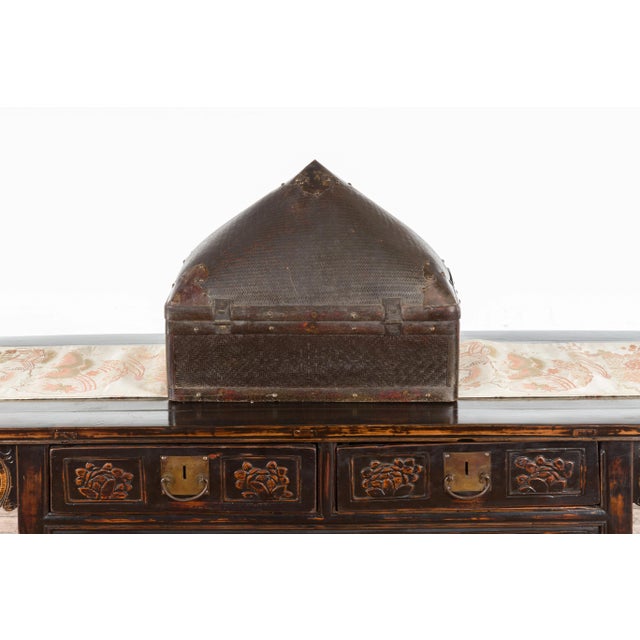 Chinese Chinese Early 20th Century Brown Rattan Pillow Basket with Pyramidal Top For Sale - Image 3 of 13