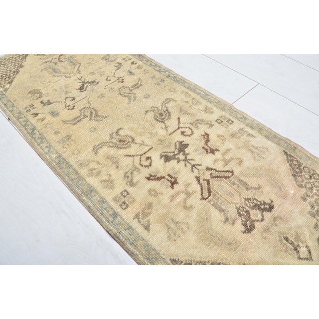 Mid 20th Century 2x3 Mini Turkish Rug For Sale - Image 4 of 5