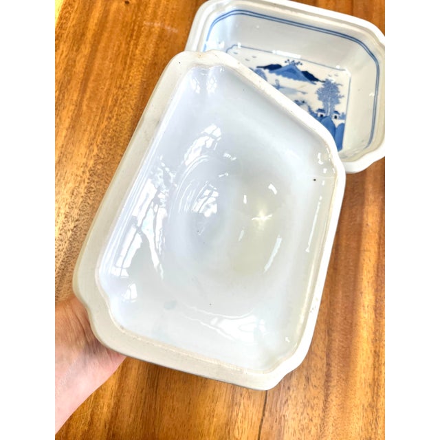 Ceramic Vintage Chinoiserie Blue and White Canton Pattern Covered Tureen For Sale - Image 7 of 8