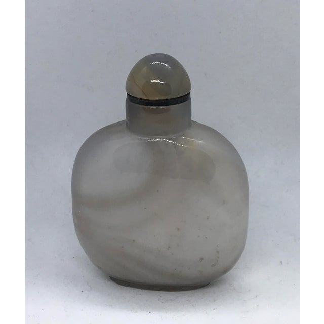 Chinese Vintage Shadow Agate Floater Snuff Bottle For Sale - Image 3 of 12